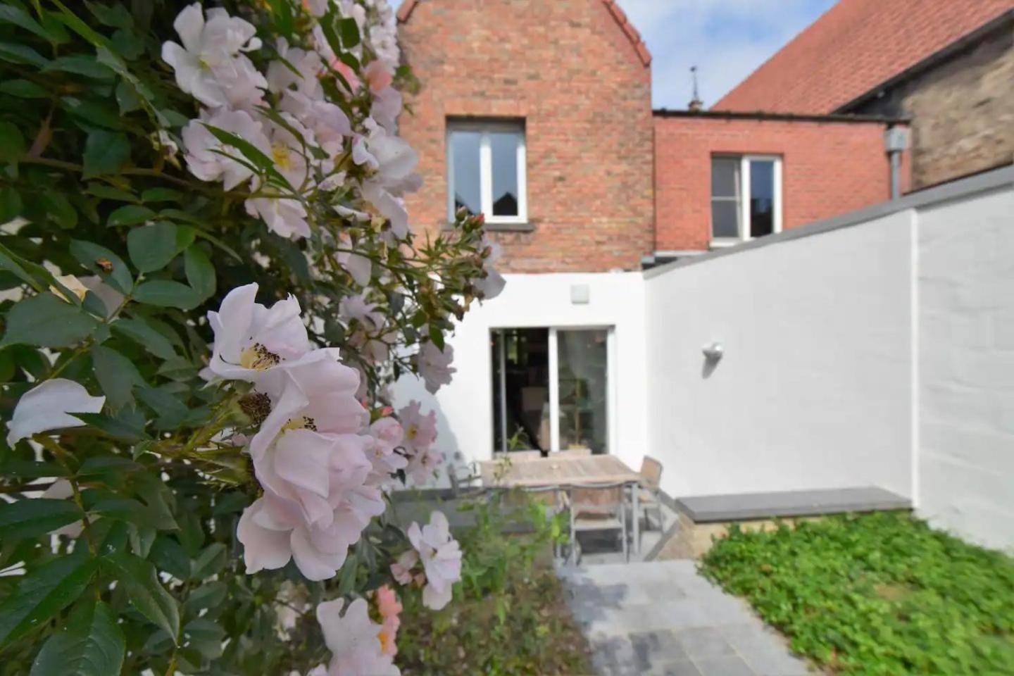 Brugse Charme Huis Met Tuin Aan Het Water 8P Brygge Exteriör bild