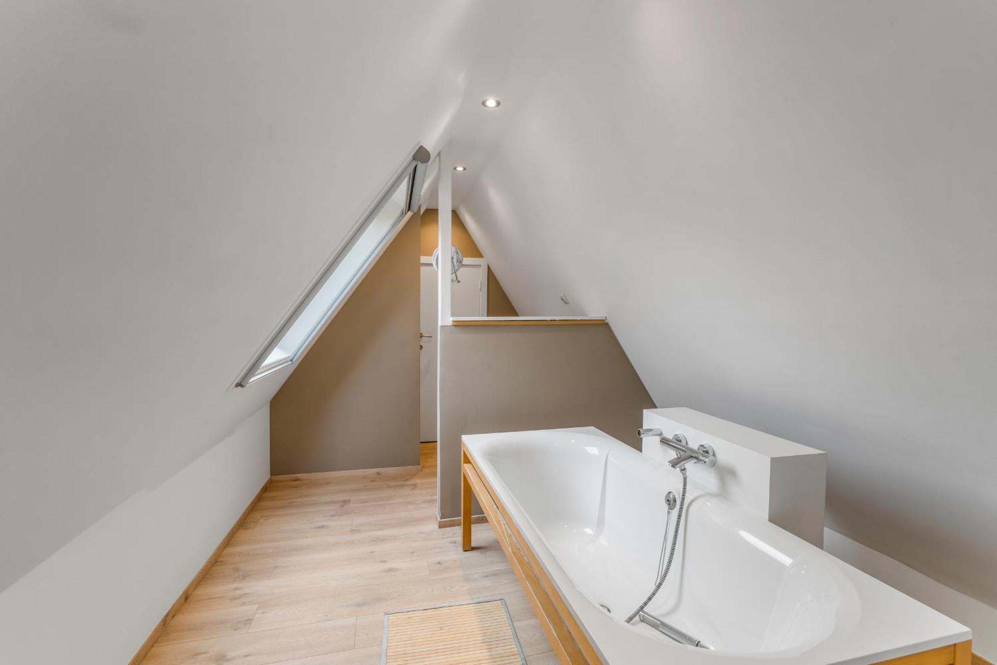 Brugse Charme Huis Met Tuin Aan Het Water 8P Brygge Exteriör bild